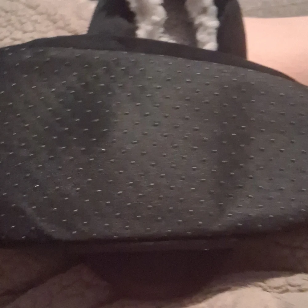 Cozy Black Kids Slippers – Taylor Swift Themed, NWT, Size 4